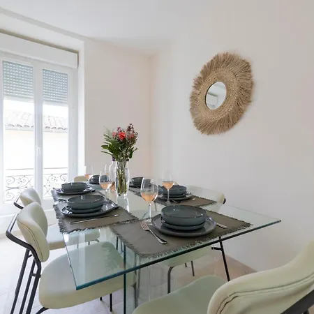 Apartament Immeuble 4 Apps Nimois Clim, Terrasse, Lumineux Maisoncarreeconciergerie