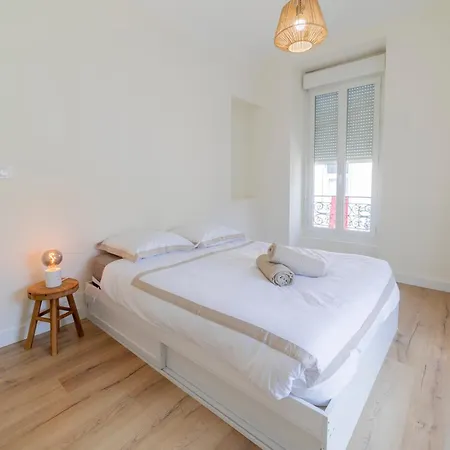 Immeuble 4 Apps Nimois Clim, Terrasse, Lumineux Maisoncarreeconciergerie Apartament