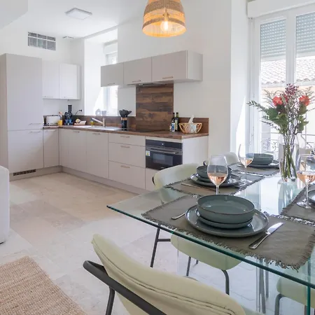 Immeuble 4 Apps Nimois Clim, Terrasse, Lumineux Maisoncarreeconciergerie Apartament Nîmes